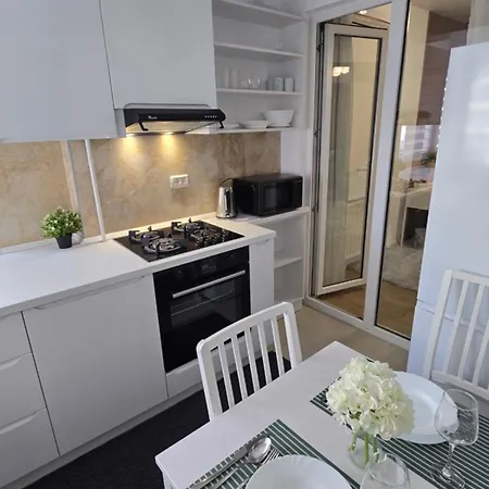 Luxury Cozy At Address