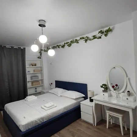 Luxury Cozy At Address Apartment