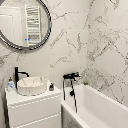 Apartment Luxury Cozy At Address