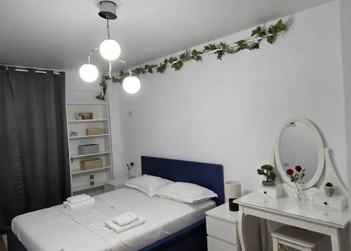 Luxury Cozy At Address Apartment