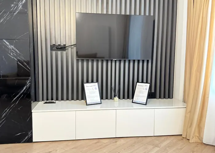 Luxury Cozy At Address